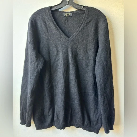 Charter Club Luxury Cashmere Men's Black V-Neck Sweater - Picture 1 of 7